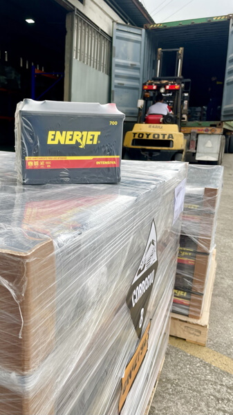 Recepción del primer contenedor de Enerjet en Ecuador